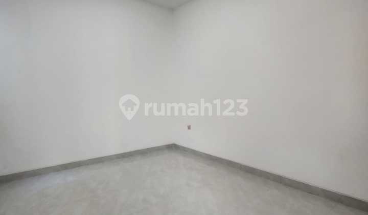 RUMAH KEREN 3 Lantai SIAP HUNI Duri Kepa 2