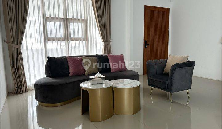 ruang tamu rumah pesona bali city view