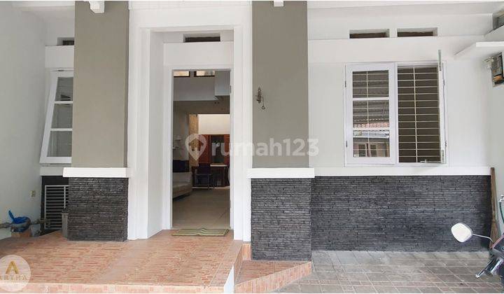 Rumah Kontrakan 2 Lantai di kota Baru Parahyangan Semi Furnished  1