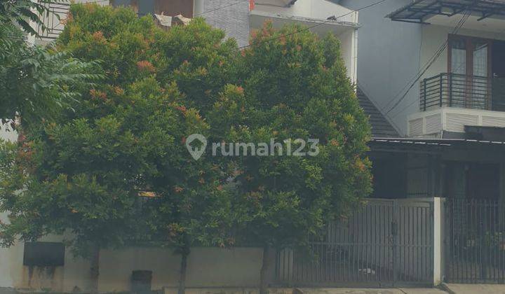 Jual Cepat Rumah Nusaloka 2 Lantai Depan Taman 1