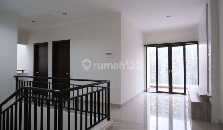 Rumah di Cluster Btari Summarecon Bandung, Bandung 1