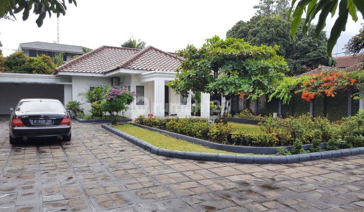 Villa di Budiluhur, Setiabudi, Bandung 1