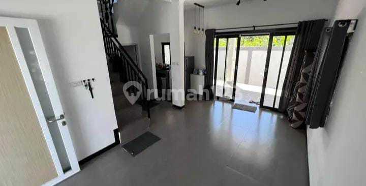 Jual Rumah Nyaman Siap Huni 2 Lantai , View Terbaik Komplek Mega Regency - Cikadut Mandalajati Kota Bandung. 2