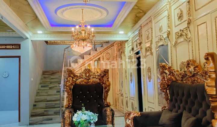 Jual Rumah Mewah 3 Lantai di Rancamanyar