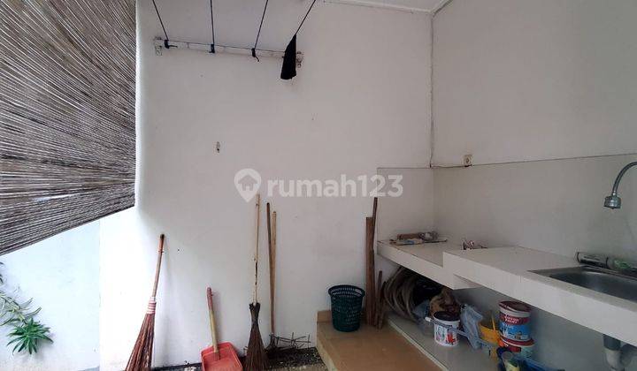 Rumah Dengan Dapur Semi Outdoor Di Bsd Lama Dekat Binus 2