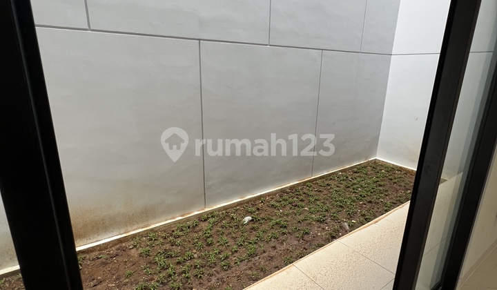 Kuningan Village Rumah Brand New 2 Lantai 2