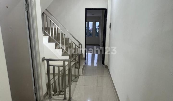 For Sale 3-Storey Move-In Ready House Tg 2
