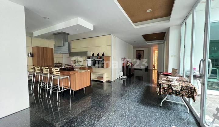 Dijual Rumah Menteng Kamar Banyak Asri Banyak Pohon Dilengkapi Home theather Balkon Luas Dijual Rumah Menteng Kamar Banyak Asri Banyak Pohon Dilengkapi Home theather Balkon Luas