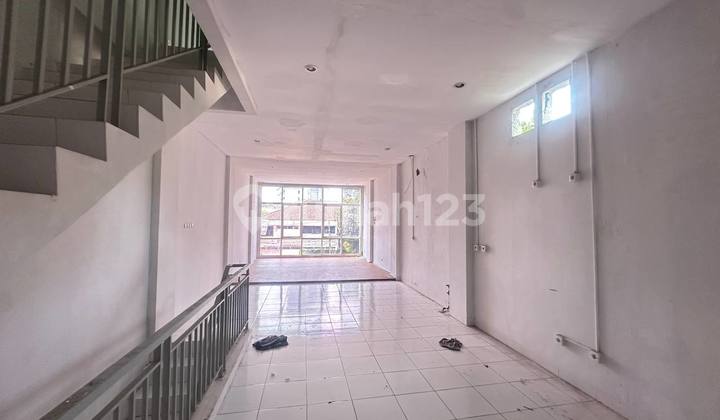 Dijual Ruko Cikini Pakai Lift 4 Lantai ada Rooftop area kondisi rapi dan selalu tersewa cocok untuk investasi