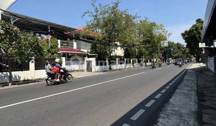 Sewa Ruang Usaha Cempaka Putih Pinggir Jalan Raya Parkiran Luas Posisi Hoek Cocok Untuk Usaha Resto/Klinik  2