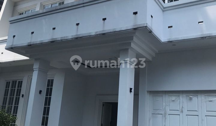 Disewa Rumah Menteng Besar untuk Keluarga Besar atau Kantor atau Usaha Komersil Lainnya Seperti Studio atau Workshop