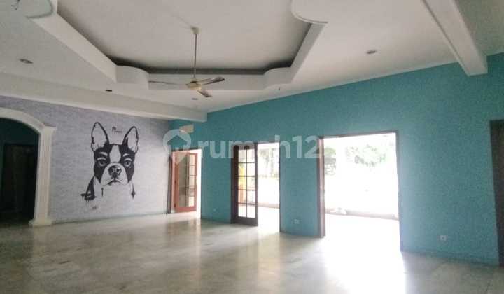 Disewakan Ruang Usaha Kemang Lahan Parkir Sangat Luas Cocok untuk Klinik,Resto, Salon, Grooming Pet Shop