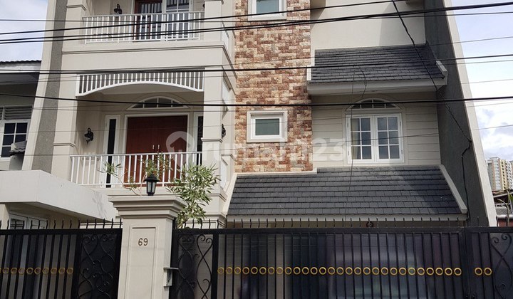 Disewakan Rumah Setiabudi Malabar 3 Lantai Siap Huni Furnished Lokasi strategis 