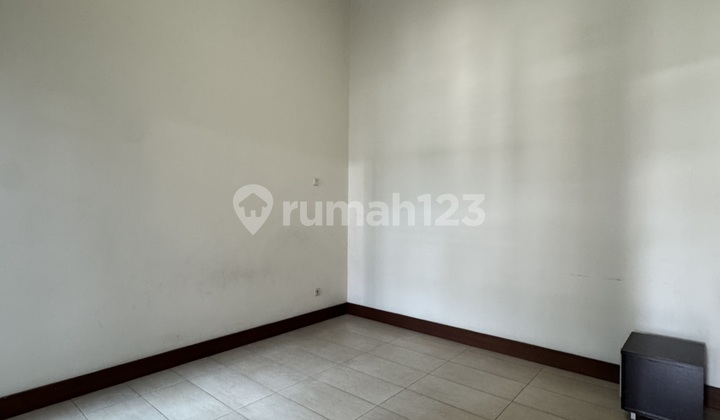 Disewakan Unit Flat Menteng Monthly Payment 3Br Hommy And Cozy, Duplex Unit With Swimming Pool 2