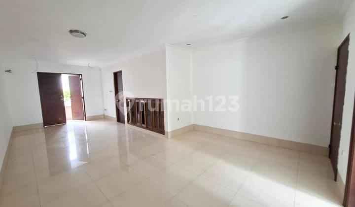 Disewakan Rumah Menteng Ring 1 Lokasi Strategis bisa untuk Silent Office 2