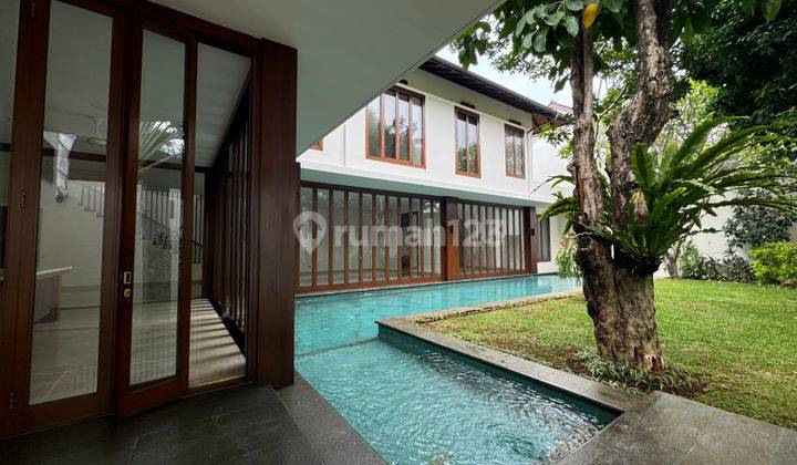 Disewakan Rumah Suasana Bali di Cipete Modern Tropical Kamar 6 Dengan Area Taman Dan Kolam Renang Yang Luas 1