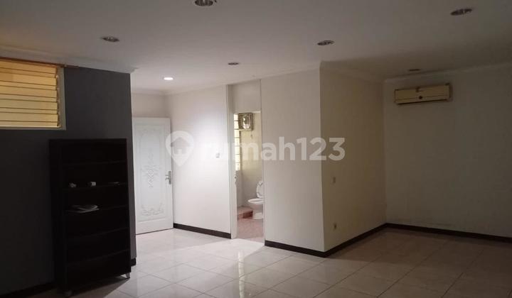 For Sale: One-Story Menteng House with East Facing, Open Plan, and 2-Car Garage.