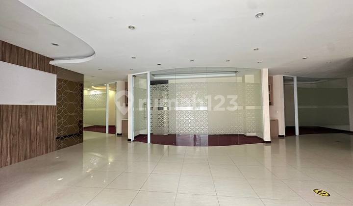 Disewakan Gedung Komersil 2 Lantai Kebayoran Baru Cocok untuk Klinik Kecantikkan, Lab Kesehatan, Salon, Wellness, dan Kantor