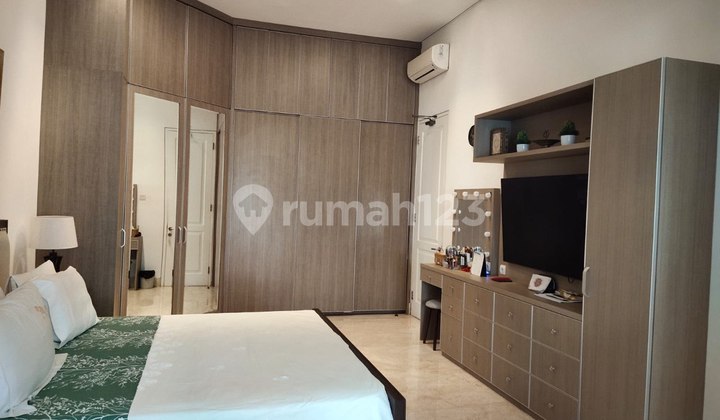 For Rent: Menteng Residential House with a Homey Atmosphere, Suitable for Families, Move-in Ready. 2