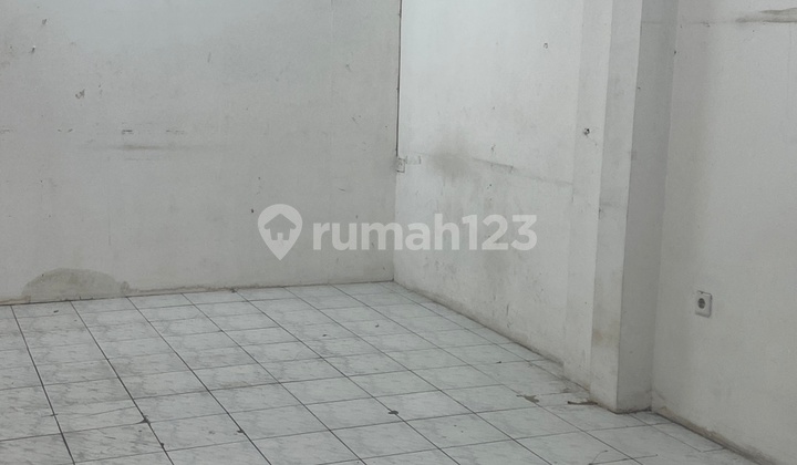 For Sale Near NJOP Raden Saleh Cikini 3-Storey Shop House, Commercial Location Suitable for Storage Warehouse 2