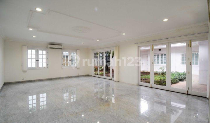 For Rent Prime Area Menteng Ring 1 Strategic Main Road Access for high-end residential and brand business.
