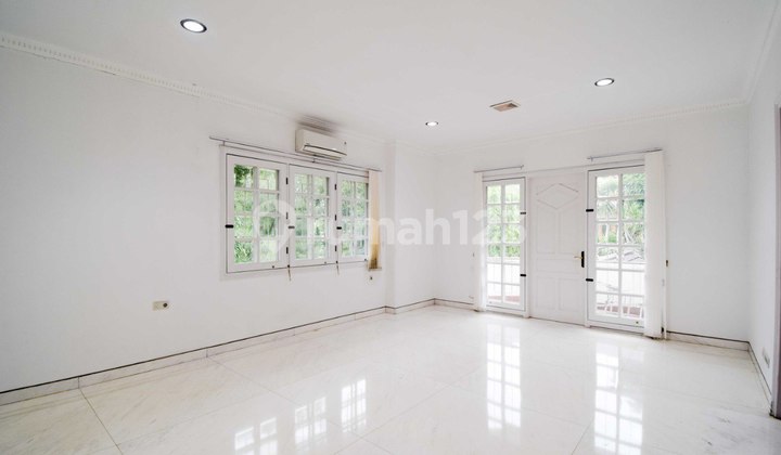 For Rent Prime Area Menteng Ring 1 Strategic Main Road Access for high-end residential and brand business.