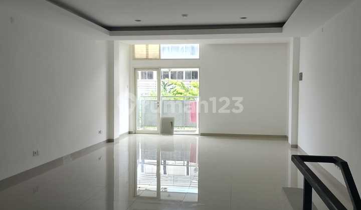 Ruko Thamrin Residence Kondisi Baru Siap Huni Nego Sampai Deal Ruko Thamrin Residence Kondisi Baru Siap Huni Nego Sampai Deal