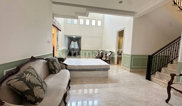 Disewakan Rumah Hunian Menteng Homy dan Cozy Tenang dengan Swimming Pool