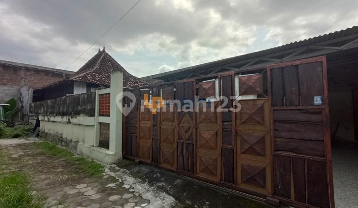 RUMAH STRATEGIS TANAH LUAS 4 MENIT KE STIE YKPN DI SLEMAN YOGYAKARTA RUMAH STRATEGIS TANAH LUAS 4 MENIT KE STIE YKPN DI SLEMAN YOGYAKARTA
