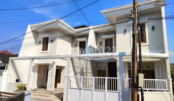 2-STORY READY-TO-OCCUPY HOUSE 15 MINUTES TO UGM CAMPUS IN DEPOK SLEMAN 2