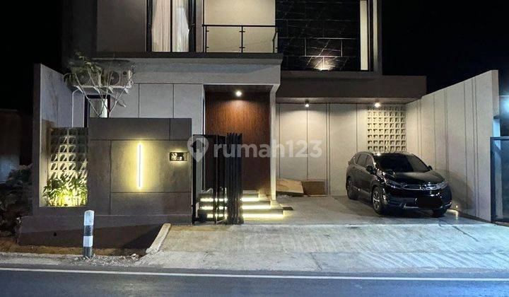 Rumah 2 Lantai, Full Furnished, 9 Menit Ke Al Azhar Jogja Di Ngaglik 1