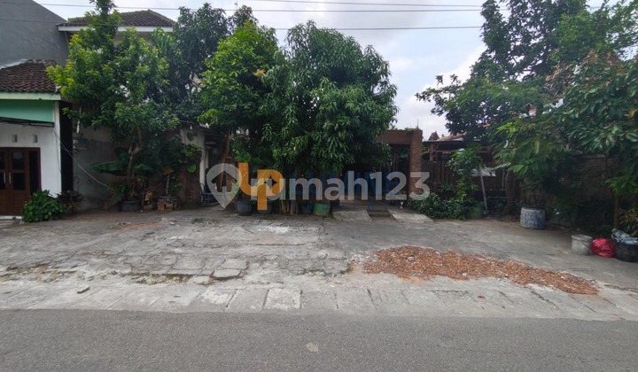 TEMPAT USAHA PARKIRAN LUAS DI KOTAGEDE YOGYAKARTA