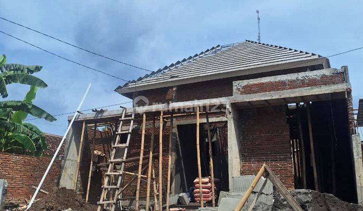 Rumah Desain Kekinian, Carpot Bisa 2 Mobil Di Ngemplak, Sleman 1