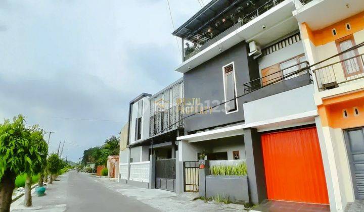 Rumah Cantik 3 Lantai, View Persawahan Asri Di Maguwoharjo 1