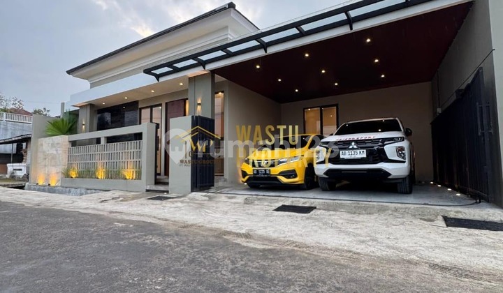 RUMAH DESAIN MODERN AKSES JALAN 2 MOBIL DI NGEMPLAK SLEMAN