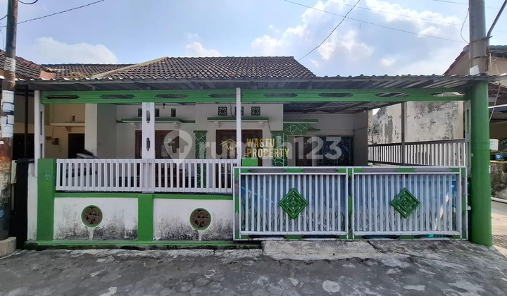 READY-TO-OCCUPY HOUSE JUST 4 MINUTES TO UPN CAMPUS IN DEPOK SLEMAN