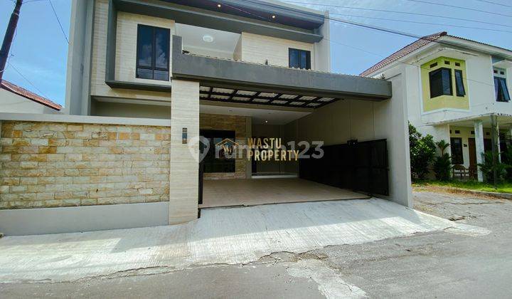 RUMAH MEWAH, 2 LANTAI FULL FURNISHED DI MAGUWOHARJO 2