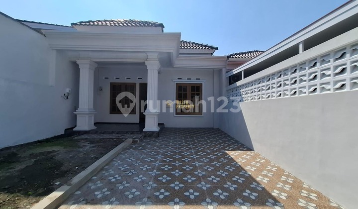 Ready-to-Occupy House with Spacious Land in Kalasan, Sleman 2