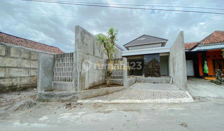 Rumah Cantik, Carpot 2 Mobil, 15 Menit Ke Kampus Upn Jogja 1