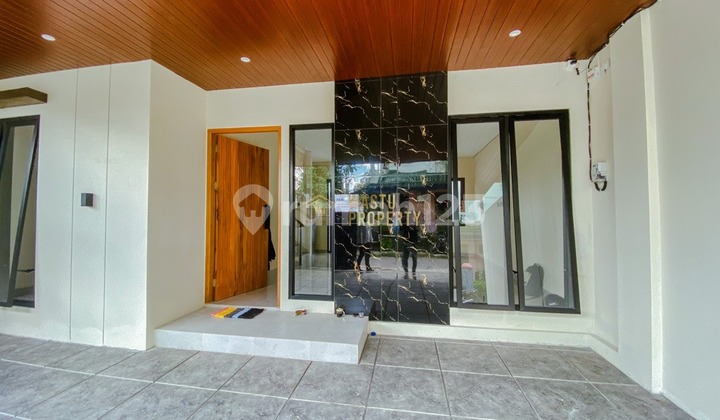 RUMAH MEWAH POSISI HOOK DALAM KOMPLEK PERUMAHAN DI JL GODEAN SLEMAN 2