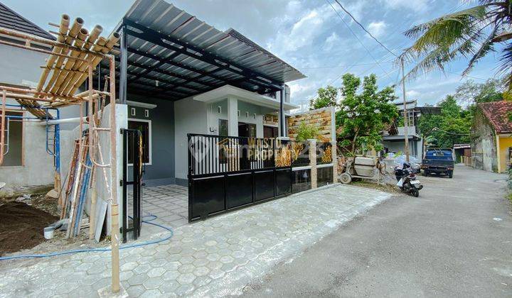 Rumah Cantik, 7 Menit Dari Jogja Bay Maguwoharjo, Sleman 2