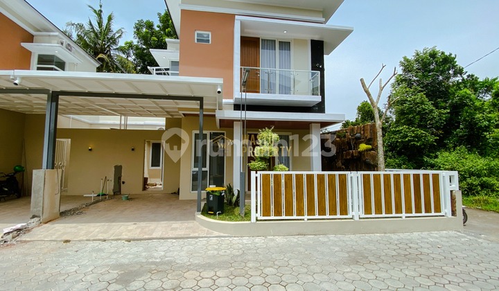 RUMAH 2 LANTAI MEWAH DALAM CLUSTER DEKAT RSUD PRAMBANAN SLEMAN 2