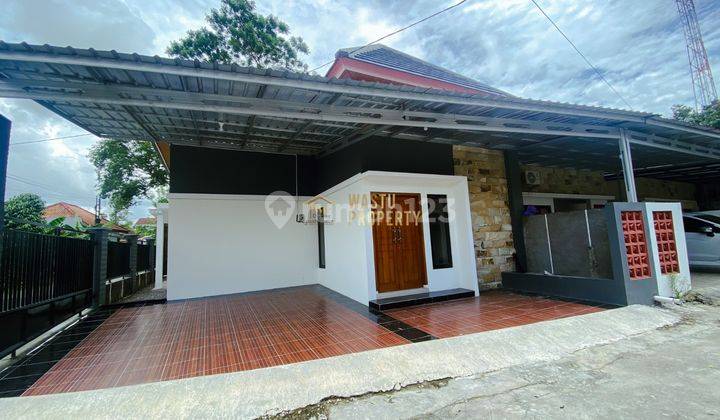 Rumah Cantik Siap Huni Di Ngaglik Sleman , Carport 3 Mobil 2