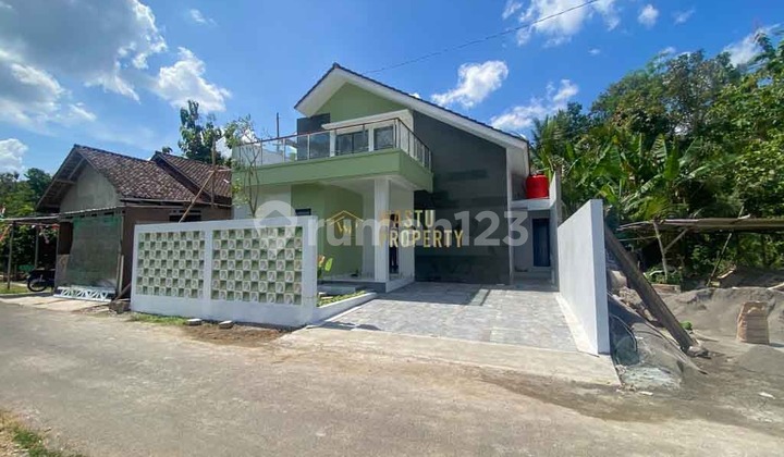 2-STORY HOUSE WITH MENOREH HILL VIEW IN MOYUDAN SLEMAN
