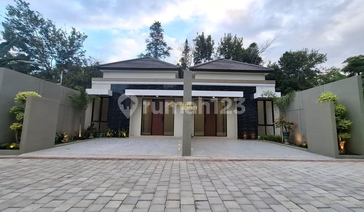 RUMAH SIAP HUNI 4 KAMAR TIDUR DEKAT PASAR GENTAN DI NGAGLIK SLEMAN