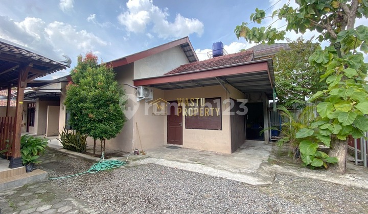 SPACIOUS HOMESTAY HOUSE WITH PAVILION IN DEPOK SLEMAN 2