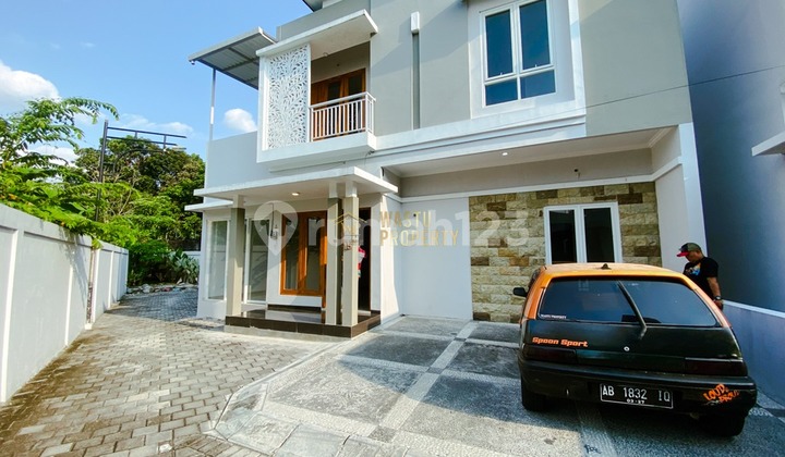 RUMAH MEWAH 2 LANTAI ONE GATE SYSTEM DI GODEAN, SLEMAN 2