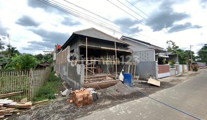 Ready-to-Occupy House with Free Kitchen Set and Free Tax in Seyegan, Sleman.