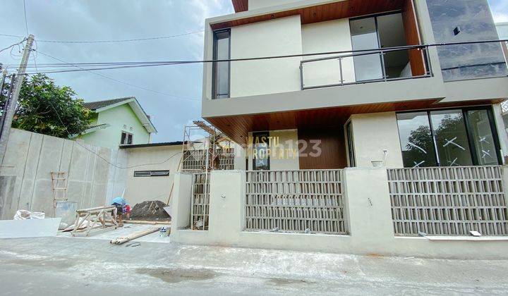 Rumah 2 Lantai, Siap Huni, Full Furnished Di Kalasan, Sleman 1