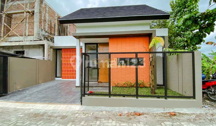 RUMAH CANTIK VIEW SAWAH HANYA 5 MENIT KE PASAR GENTAN DI NGAGLIK SLEMAN